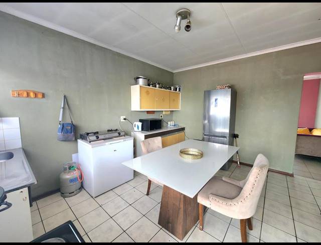 2 BEDROOM APARTMENT FOR SALE IN CRUYWAGEN PARK